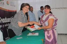 Coahuila entrega 54 mil certificados a Adultos Mayores