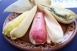 Los tamales son uno de los platillos más tradicionales y queridos de la cocina mexicana. Con su versatilidad, puedes disfrutar de ellos en cualquier momento del día, ya sea en el desayuno, la cena o incluso como un antojo.