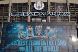 El Manchester City enfrenta un complicado proceso disciplinario que podría terminar con una histórica sanción deportiva y poner en riesgo su permanencia en la Premier League.