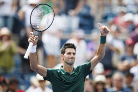 Djokovic celebra su puesto 10 de la ATP, metiéndose a los octavos del Torneo de Toronto