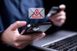 Se estima que más de mil 300 fraudes digitales al mes detecta la Policía Cibernética de la CDMX utilizando aplicaciones clonadas.