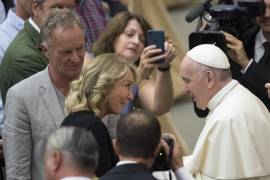 Recibe el papa Francisco a Sting y a su mujer Trudie Styler en el Vaticano