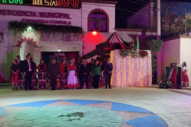 El alcalde de Zaragoza, Evelio Vara, mezcla nombres de héroes de la independencia durante su arenga patriótica.