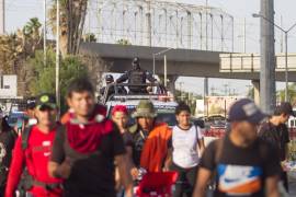 El pasado mes de junio de 2022, cientos de migrantes que habían quedado varados en la central de autobuses de Monterrey, emprendieron una marcha hacia Saltillo, Coahuila, escoltados por patrullas de Fuerza Civil con la convicción de llegar a la frontera con Estados Unidos.