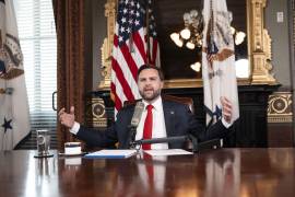 El vicepresidente JD Vance presenta un episodio de “The Charlie Kirk Show” desde la Casa Blanca.