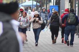 El martes, el frente frío 7 se desplazará sobre el norte y noreste del país, adquiriendo características de estacionario sobre ambas regiones el día miércoles