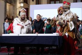 La Presidenta compartió la rosca de reyes con los niños y el resto de asistentes a su conferencia de prensa.