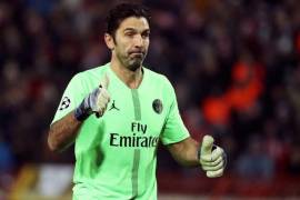 Buffon podría compartir vestidor con Casillas y 'Tecatito'