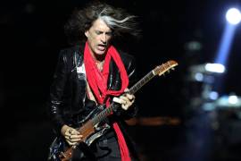 Joe Perry, guitarrista de Aerosmith, se desploma en pleno concierto