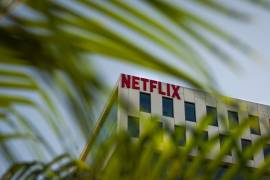 Netflix reportó que 200,000 suscriptores abandonaron la plataforma, siendo la primera vez que tiene un retroceso de ese tipo en una década.