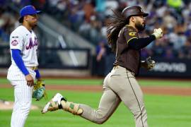 Fernando Tatis Jr conectó dos cuadrangulares, produjo tres carreras y realizó una atrapada monumental para evitar un grand slam de Francisco Lindor.