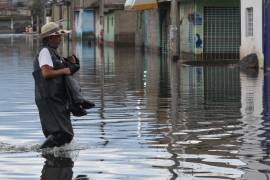 Autoridades del Estado de México continúan ayudando a la población afectada | Foto: Cuartoscuro