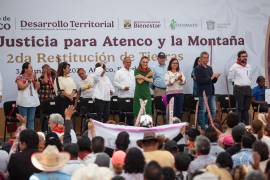 La Mandataria encabezó la presentación del Plan de Justicia para Atención y la Montaña. Segunda Restitución de Tierras, en San Salvador Atenco, Estado de México. FOTO: Cuartoscuro