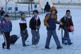 Estudiantes de educación básica regresan a las aulas en Coahuila, tras el receso vacacional decembrino.