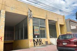 La ausencia de proyectos industriales de gran calado ha dejado múltiples inmuebles comerciales abandonados o en renta en la ciudad.