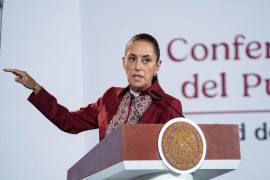 Claudia Sheinbaum informó que el Gobierno de México prepara un informe sobre huachicol fiscal y robo de combustible.