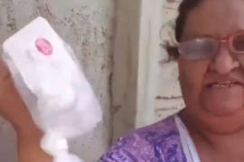 Surge #LadyJabónZote: Mujer enfurece al recibir jabón Zote en despensa... '¡es para bañar al perro!'