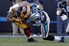 Newton luce, Panthers vencen a Redskins y siguen invictos