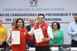 PRI entrega constancia de registro a candidatos