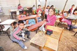 Sigue el rezago en mobiliario y equipo básico en primarias