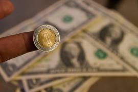 En los últimos 10 meses, el dólar acumulo una caída de unos 3.65 pesos, al pasar de 20.85 a 17.20 en el mercado internacional.
