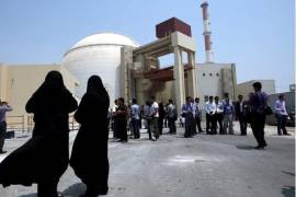 La cuestión central sigue siendo si la reconstrucción de la infraestructura iraní desembocará en una recuperación integral de sus capacidades militares o si las negociaciones permitirán establecer límites verificables.