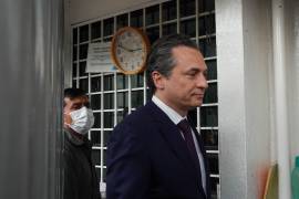 Señala proyecto que Lozoya no puede beneficiarse del acuerdo reparatorio que Alonso Ancira, exdueño de AHMSA, pactó con Pemex por el caso.