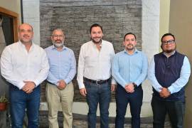 El alcalde Carlos Villarreal se reunió con representantes de la CFE para revisar las necesidades de infraestructura eléctrica en Monclova.