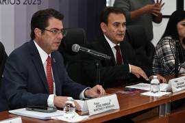 Enrique Martínez y Morales compareció ante el Congreso local para detallar los avances en política social incluidos en la glosa del Segundo Informe de Gobierno.