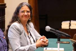 Gana escritora coahuilense Carmen Ávila el Premio de Poesía Óscar Oliva 2026