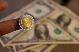 El peso perderá terreno ante el dólar en las próximas horas, debido a los aranceles anunciados por Trump.