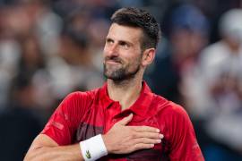 Novak Djokovic mantiene paso firme rumbo al título, buscando aumentar su leyenda en el Másters 1000 de Shanghái.