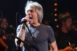 Jon Bon Jovi dio positivo a una prueba rápida de COVID-19 justo antes de un concierto el sábado 30 de octubre de 2021 en Miami Beach y debió cancelar el espectáculo. El rockero de 59 años está completamente inmunizado. AP/Charles Sykes/Invision/AP