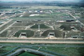 Los sospechosos, de 32 y 36 años, fueron descubiertos dentro de la base alrededor de las 2 de la madrugada del jueves tras una exhaustiva inspección de seguridad.
