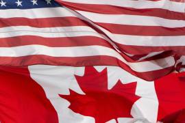 Las banderas de Canadá y Estados Unidos ondean sobre un estadio en Ottawa, el sábado 12 de septiembre de 2026.