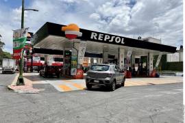 Aunado a la competencia desleal y criminal que implica el mercado negro derivado del robo de combustibles de ductos, empresas como Total, Gulf, BP, Shell, Repsol, Chevron, entre otras, han tenido que dejar de lado sus planes de expansión.