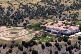 A principios de esta semana, la legislatura estatal de Nuevo México aprobó la formación de una “comisión de la verdad” sobre Epstein para examinar lo ocurrido en el rancho de 7,560 acres, que nunca se registró en ese momento.