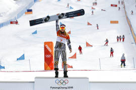 Ester Ledecka hace historia al ser la primera con dos oros en dos competencias distintas