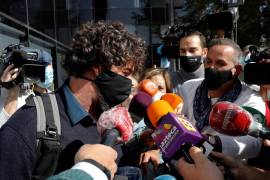 Miguel Bosé y Nacho Palau pelean en un tribunal de Madrid para saber quién se queda con sus hijos