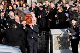 Distintiva voz de Dolores O'Riordan pone música a su funeral en Limerick