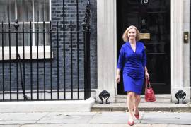 Calefactos. Tras la caída del primer ministro británico, cada vez más conservadores, como Liz Truss, se apuntan para sustituirlo.