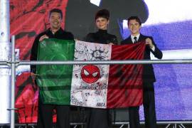 Zendaya y Tom Holland enamoran a México y avivan rumores de su matrimonio en premier de ‘Spider-Man: Un Nuevo Día’