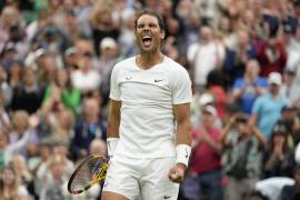 Nadal sigue en su intento de sumar su tercer Grand Slam del año, ahora en Wimbledon.