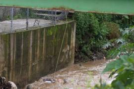 Marina atiende derrame de hidrocarburos en Río Pantepec en Tuxpan, Veracruz