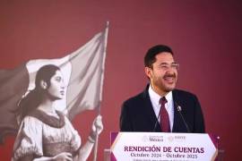 Ante el secretario de Salud, David Kershenobich, y representantes médicos, Batres indicó que uno de los ejes de cambio consistió en justicia laboral.