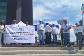 Jubilados de la CFE señalan que las reformas limitan sus ingresos y descartan que sus pensiones sean excesivas