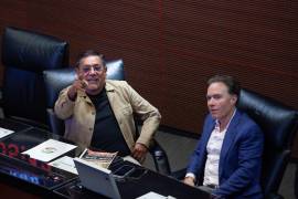 “Si me incluyen en la encuesta estoy seguro que los voy a ganar, pero no seré candidato, sino jefe de campaña”, declaró.