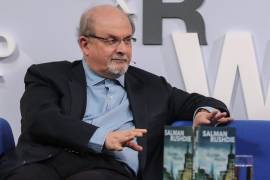 Afirma Salman Rushdie que no piensa que Trump &quot;sea interesante como persona”