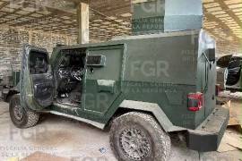 Vehículo “monstruo” blindado asegurado por la FGR en Guasave, Sinaloa.