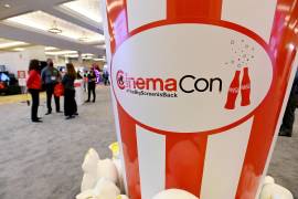 Como el contraataque de la ComiCon donde los famosos suelen reunirse con los fans más fieles, en CinemaCon solo pueden entrar los dueños de las salas de cine.